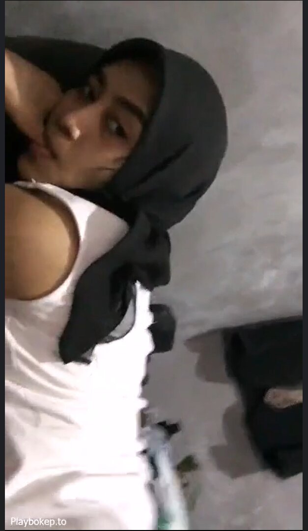 Cewek Hijab Crot Dalam